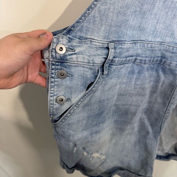 Torrid Plus Size Medium Wash Distressed Short Overalls - Picture 3 of 5